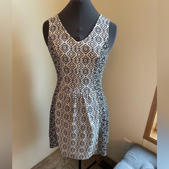Print Sundress with Cutout Back by Rewind - Picture 2 of 4